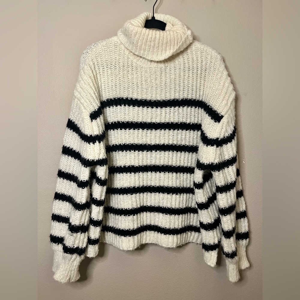 Sadie & Sage Aki Turtleneck
